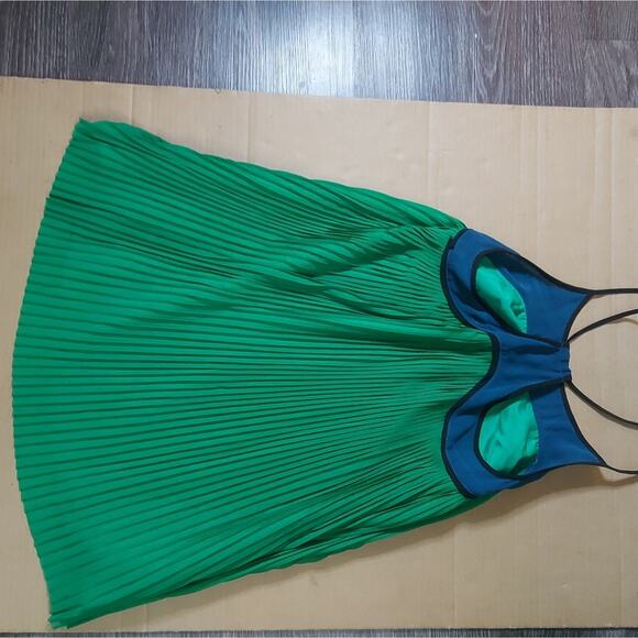 Urban Outfitters Cooperative Pleated Green/Blue Color Block Top XS Minimalist - Picture 6 of 11